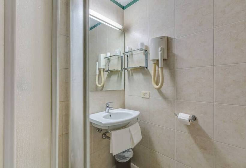 חדר סטנדרט לשלושה, Giardino D Europa