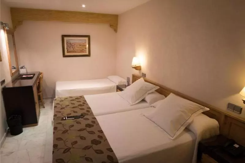 身障者適用キングサイズベッドルーム, Holiday Inn Express Minden, An Ihg