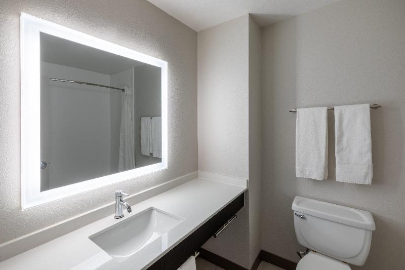 스위트 킹사이즈 침대, Holiday Inn Express Minden, An Ihg