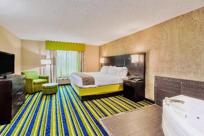 キングサイズベッドのスイートルーム, Holiday Inn Express Minden, An Ihg