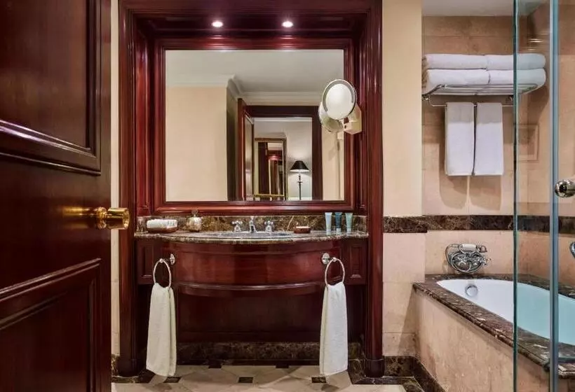 اتاق لوکس با تخت بزرگ, Jw Marriott Hotel Cairo