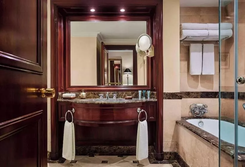 اتاق لوکس با تخت بزرگ, Jw Marriott Hotel Cairo