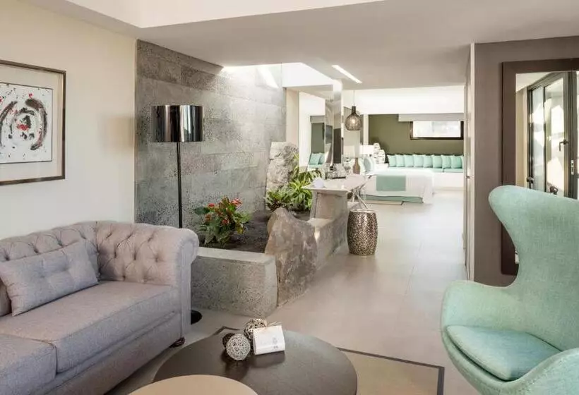 سوئیت پریمیوم, La Isla Y El Mar, Hotel Boutique