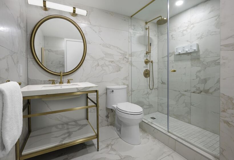 اتاق لوکس, Pantages Hotel Toronto Centre