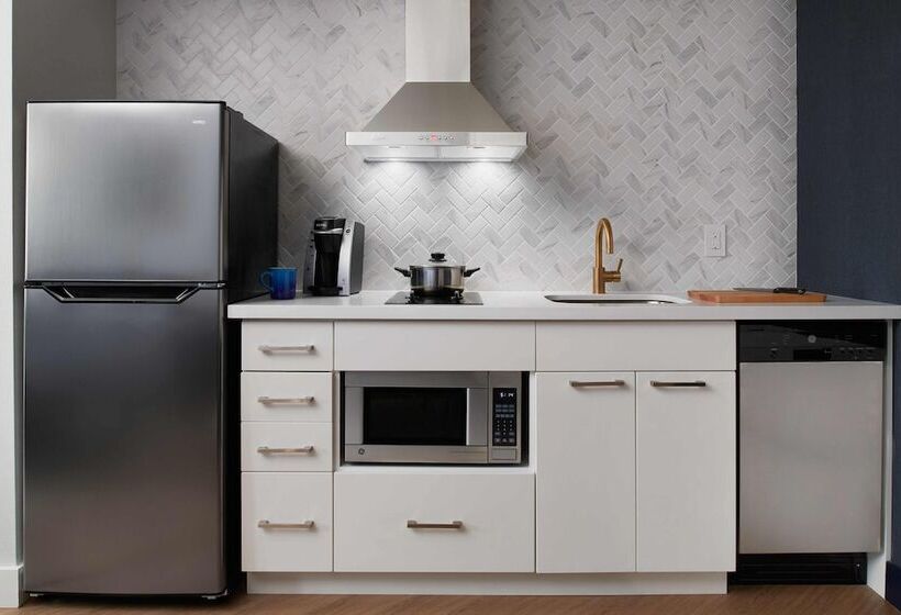 اتاق لوکس, Pantages Hotel Toronto Centre