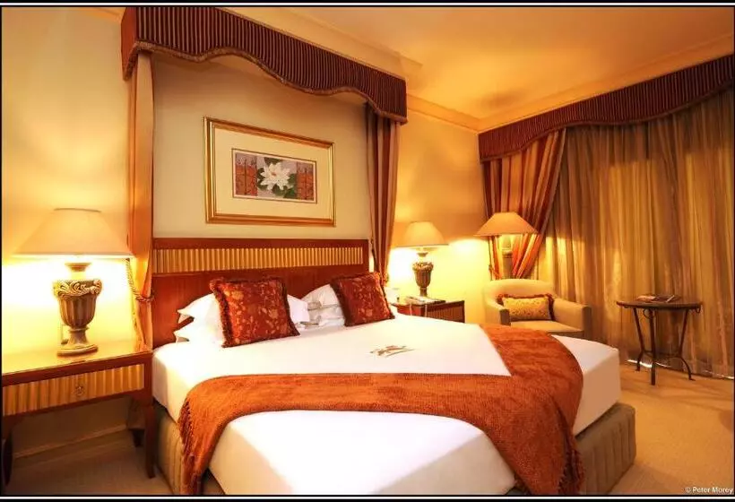 اتاق سوپریور با تخت بزرگ, Peermont D Oreale Grande At Emperors Palace