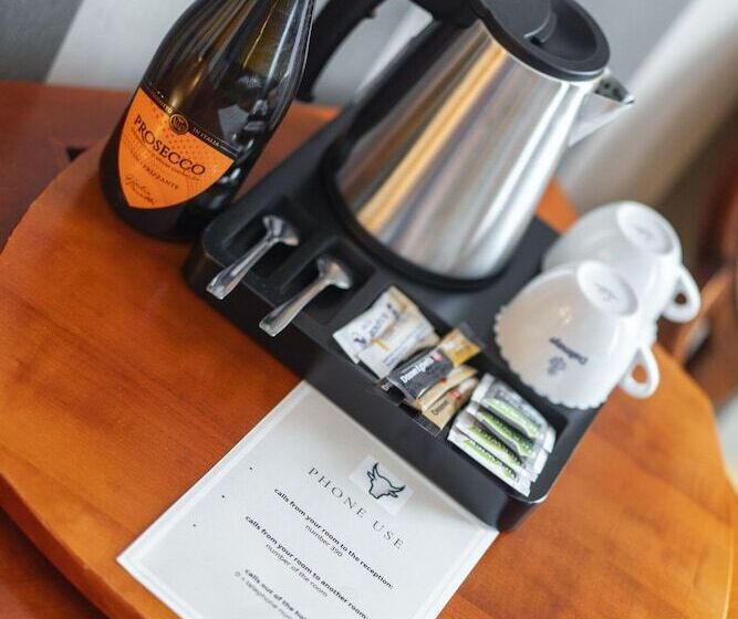 Quarto Estandar, Raffaello Prague