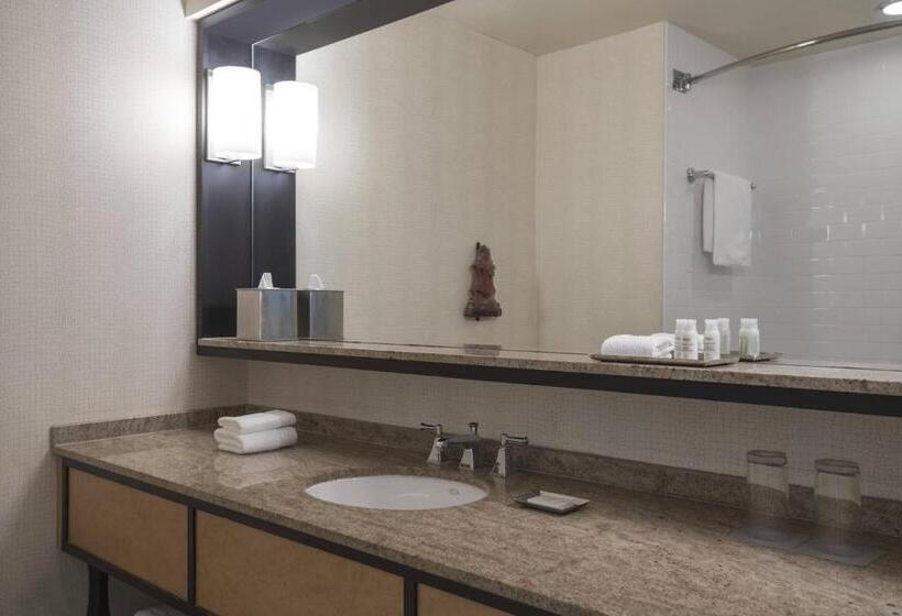 اتاق اجرایی, Renaissance New Orleans Arts Warehouse District