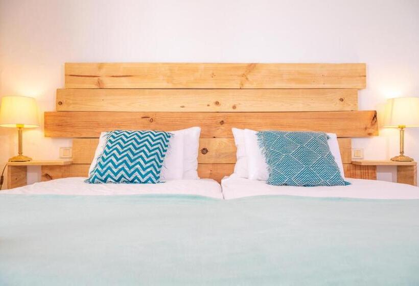 Quarto Triplo Estandar com Sacada, Surfescape Fuerteventura