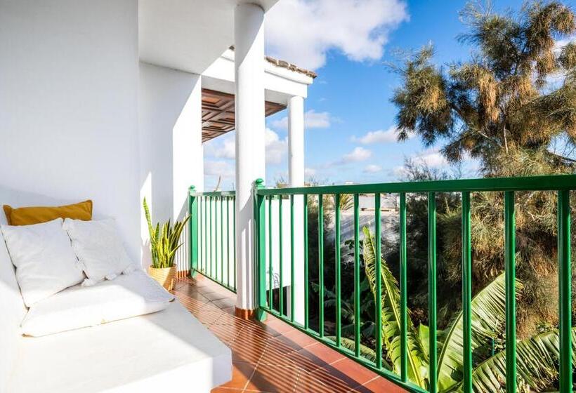 غرفة قياسية ثلاثية مزودة بشرفة, Surfescape Fuerteventura