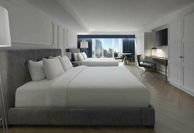 استودیوی لوکس, Pantages Hotel Toronto Centre