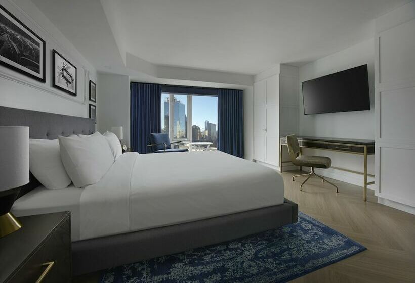 استودیوی لوکس, Pantages Hotel Toronto Centre