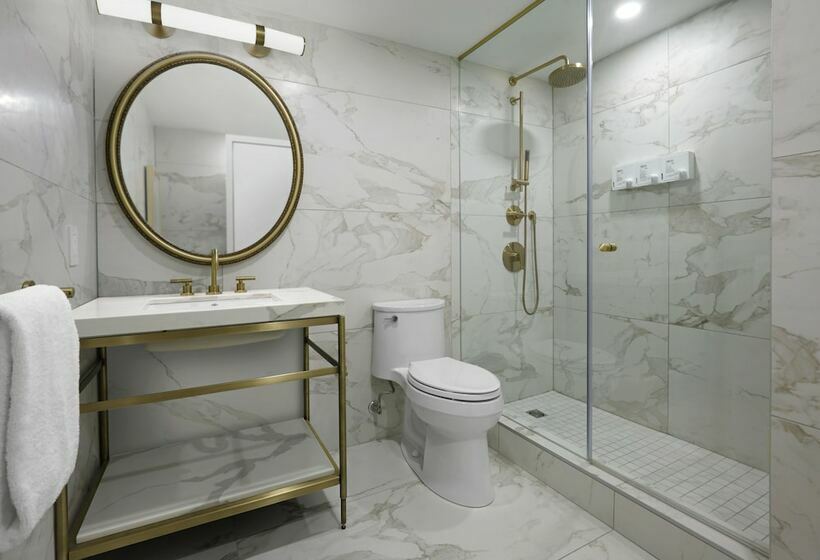 سوییت لوکس, Pantages Hotel Toronto Centre