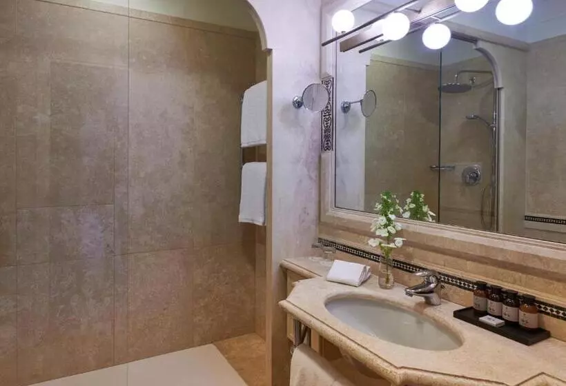 バルコニー付きスーペリアルーム, Fonteverde Lifestyle & Thermal Retreat The Leading Hotels Of The World