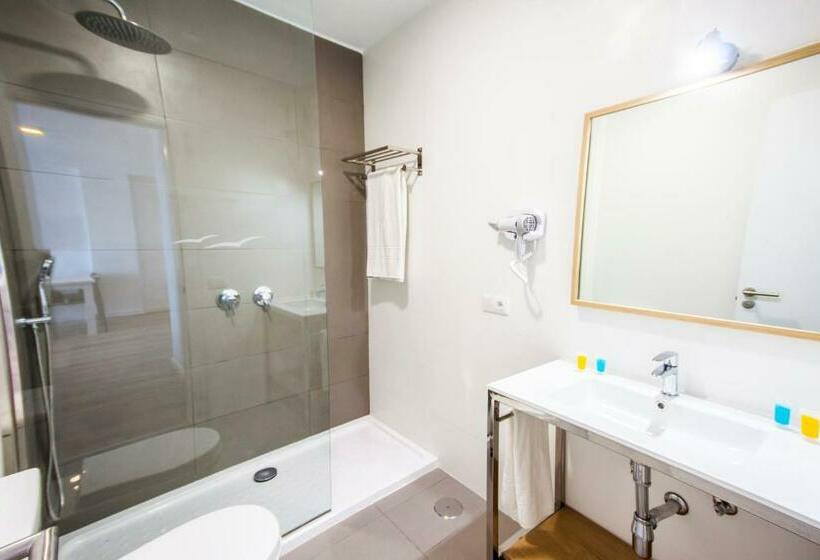 شقة غرفة واحدة, Vigilia Park