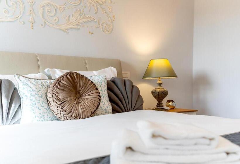 اتاق استاندارد با چشمانداز استخر, Villa La Preziosa