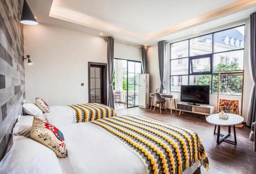 Номер Стандарт с Балконом, Beihai Silver Beach Yintai Time Seaview Villa