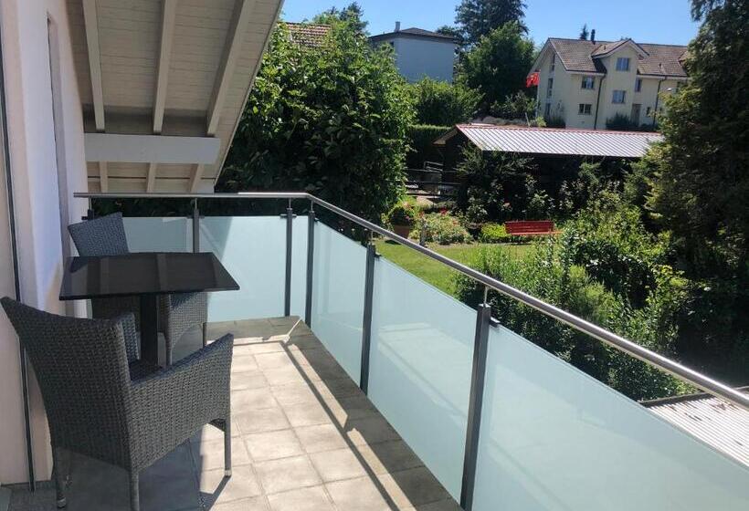 דירת חדר, Hippel Krone