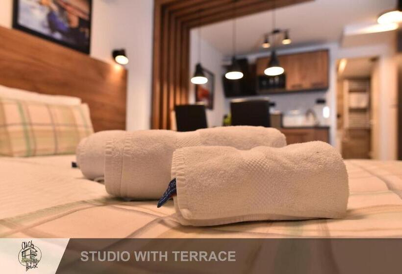 استودیوی استاندارد, Old City House