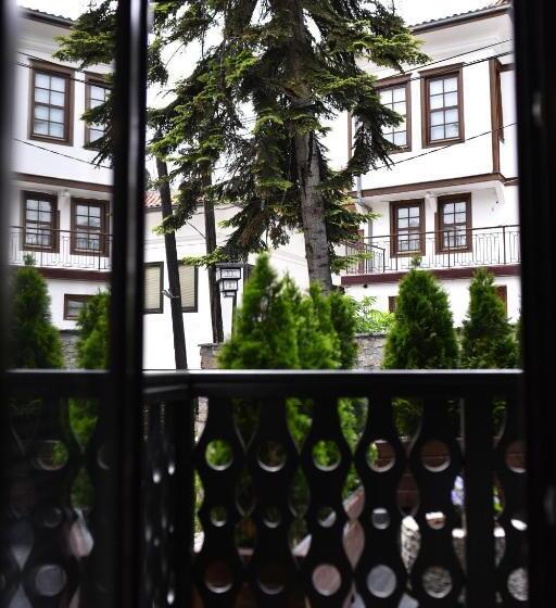 استودیوی استاندارد, Old City House