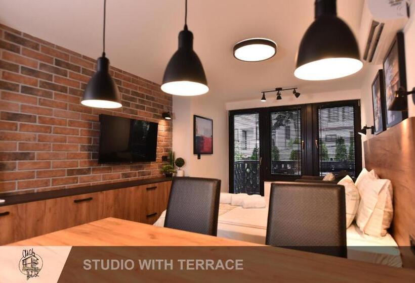 استودیوی استاندارد, Old City House