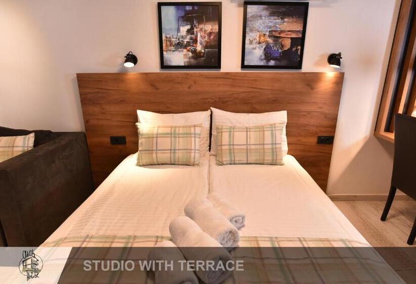 استودیوی استاندارد, Old City House