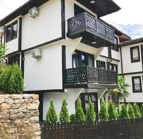 آپارتمان 1 خوابه, Old City House