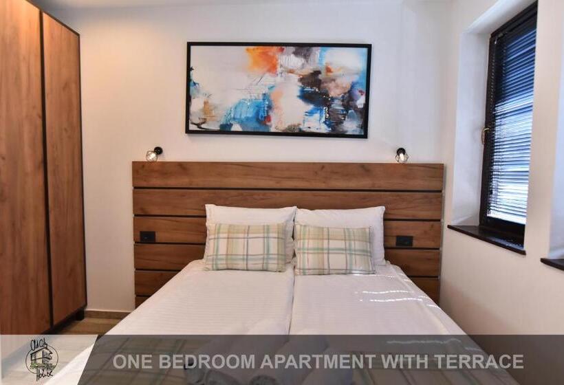 1 Bedroom Apartment, Old City House