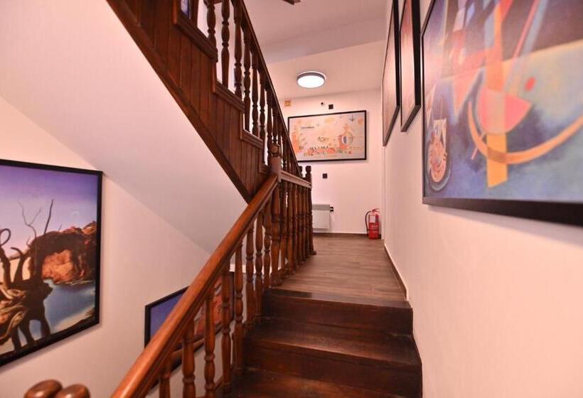 آپارتمان 1 خوابه, Old City House