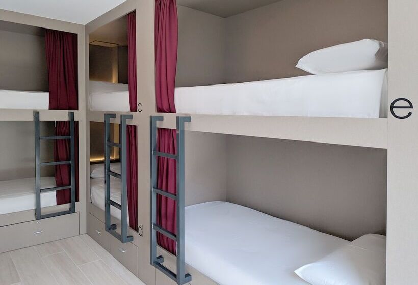 تختخواب در اتاق مشترک, Broz Hostel