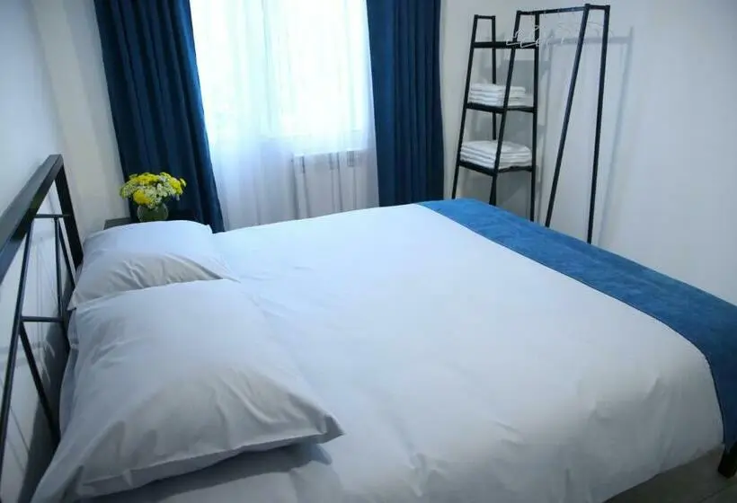 اتاق استاندارد با بالکن, Central Guesthouse Gyumri