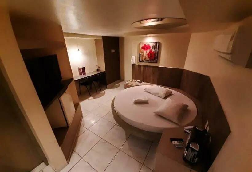 سوییت, Fada Hotel Motel Adults Only