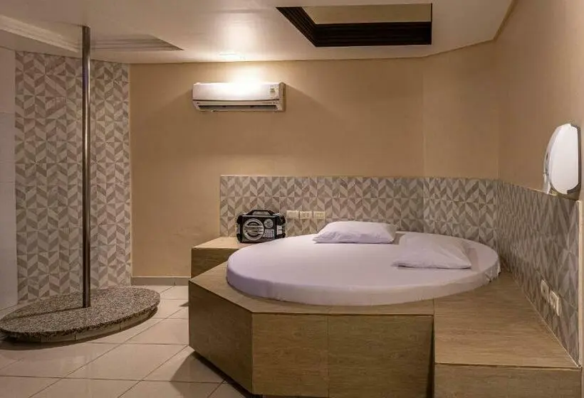 سوییت لوکس, Fada Hotel Motel Adults Only