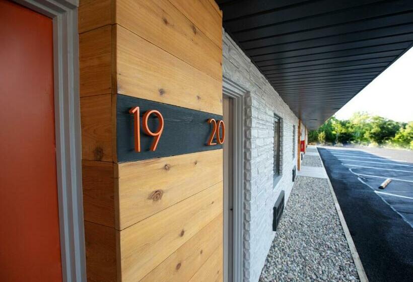 غرفة قياسية, 4411 Inn & Suites