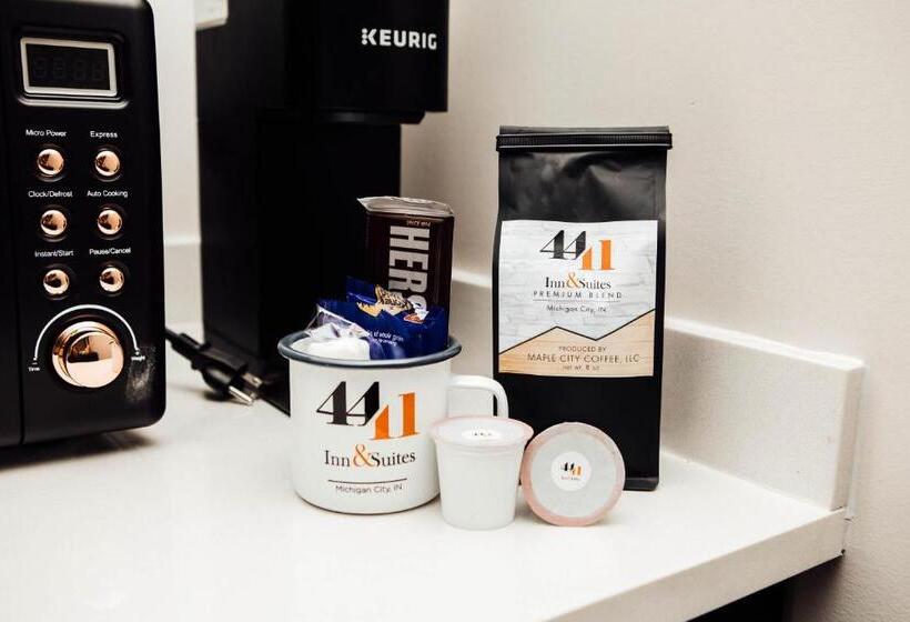 غرفة قياسية, 4411 Inn & Suites