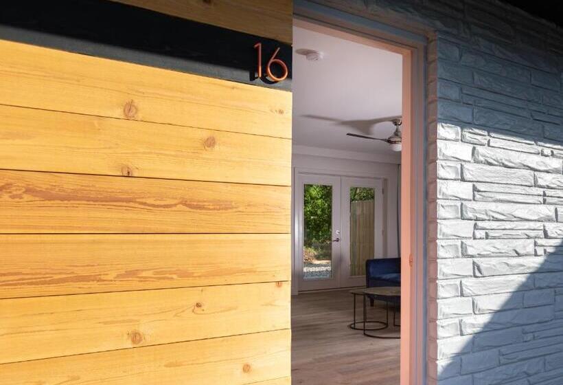 جناح غرفتين نوم, 4411 Inn & Suites