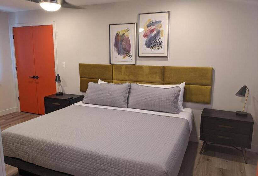 شقة غرفتين, 4411 Inn & Suites