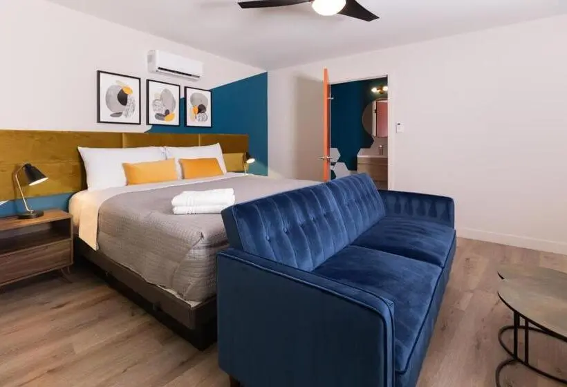 キングサイズベッドのデラックスルーム, 4411 Inn & Suites