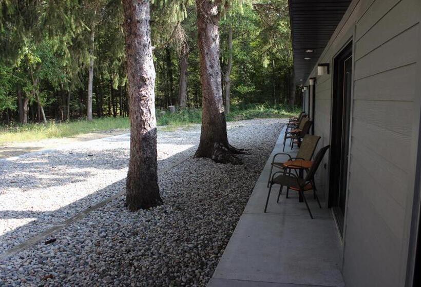 غرفة قياسية سرير كينج, 4411 Inn & Suites