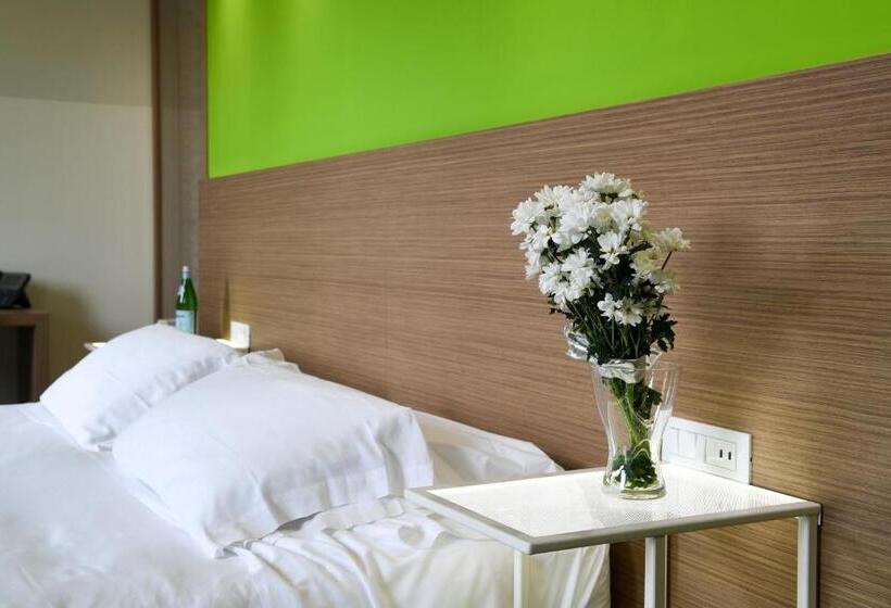 수피리어 룸, Marelet