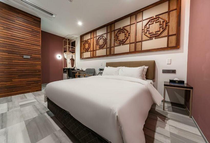 اتاق استاندارد, Ru136