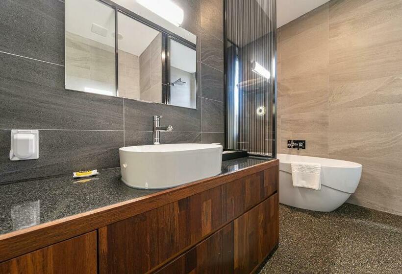 اتاق استاندارد, Ru136