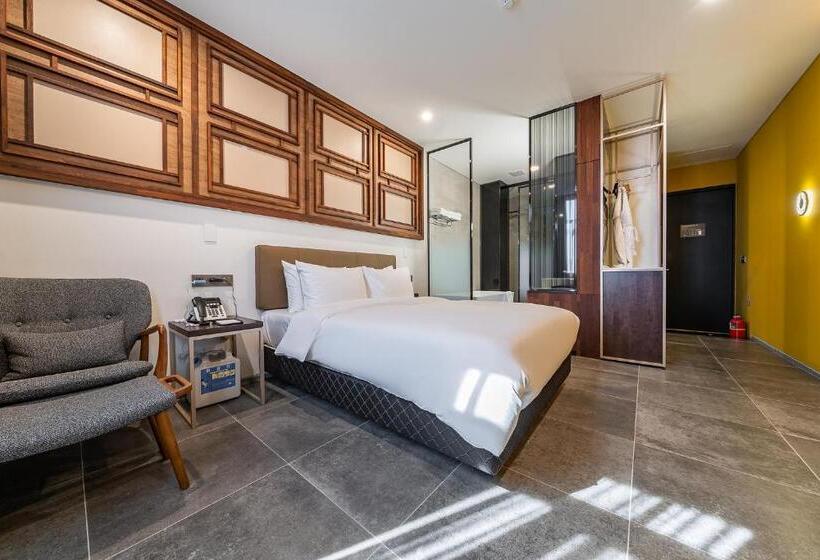 اتاق استاندارد, Ru136