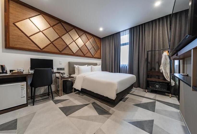 اتاق استاندارد, Ru136