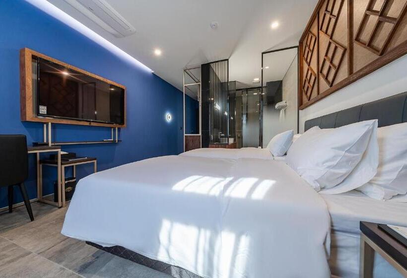 اتاق سوپریور, Ru136