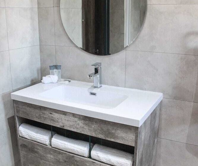 חדר דלוקס, The Cato Suites