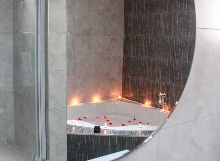 Familie Suite, The Cato Suites