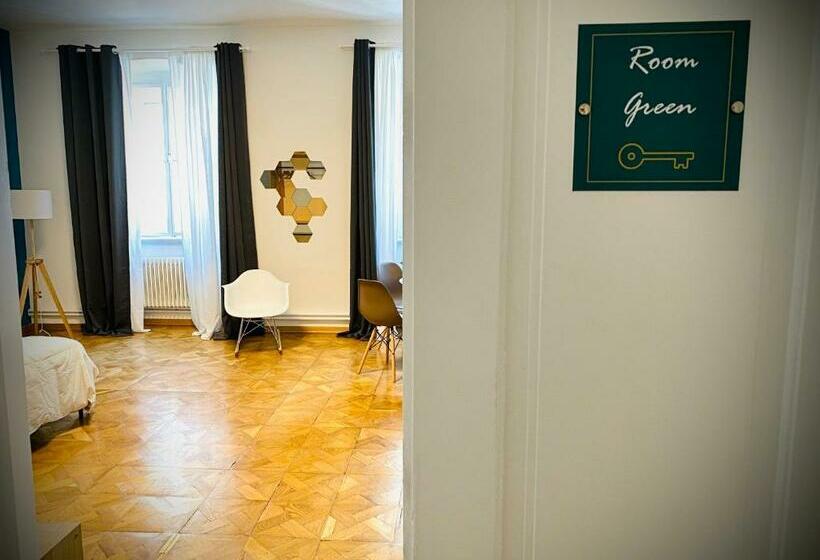 اتاق لوکس, Crops City Stay