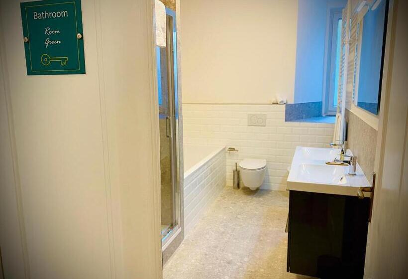 اتاق لوکس, Crops City Stay