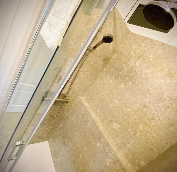 اتاق لوکس, Crops City Stay